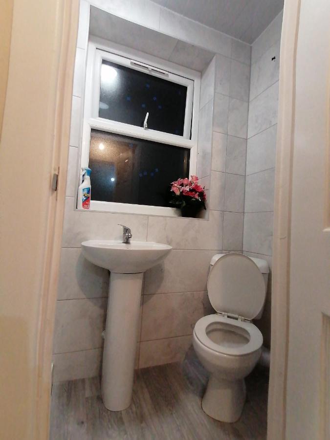Self-Contained Studio Flat Bathrooms Kitchens Upgrade Locations To City Centre 15 Minutes Walking Distance Nottingham Universities Queen Hospitals City Hospitals Kültér fotó