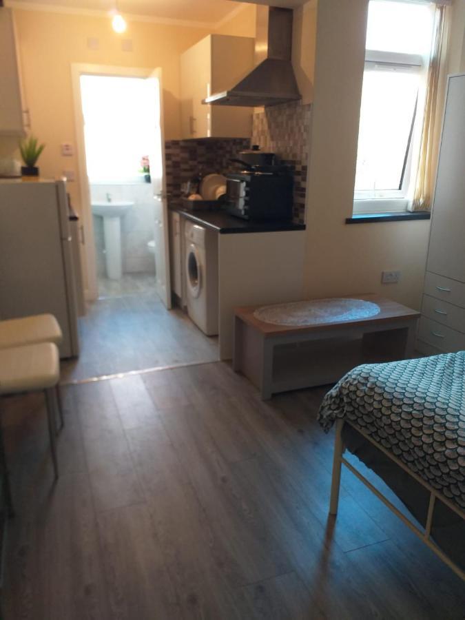 Self-Contained Studio Flat Bathrooms Kitchens Upgrade Locations To City Centre 15 Minutes Walking Distance Nottingham Universities Queen Hospitals City Hospitals Kültér fotó