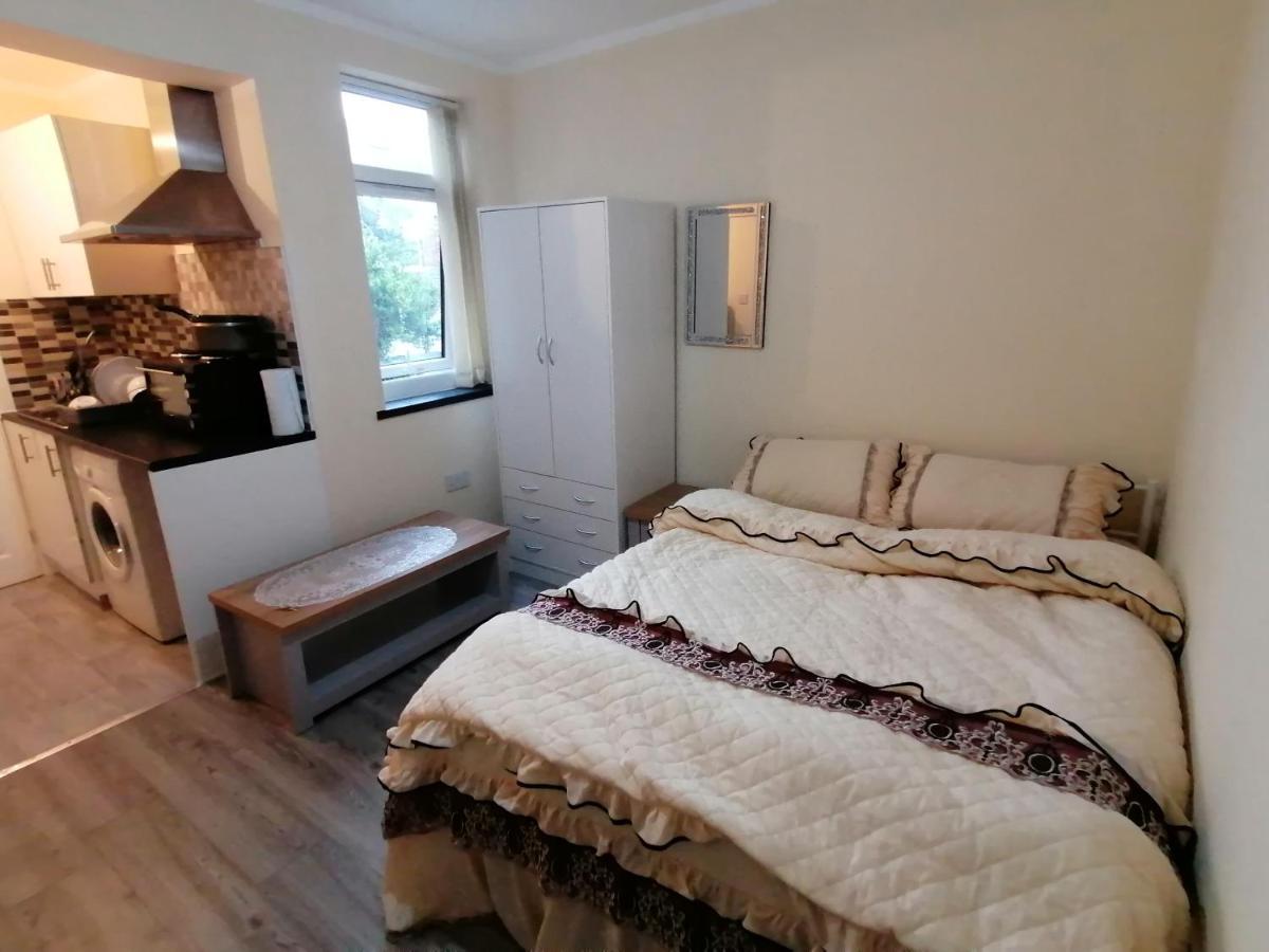 Self-Contained Studio Flat Bathrooms Kitchens Upgrade Locations To City Centre 15 Minutes Walking Distance Nottingham Universities Queen Hospitals City Hospitals Kültér fotó